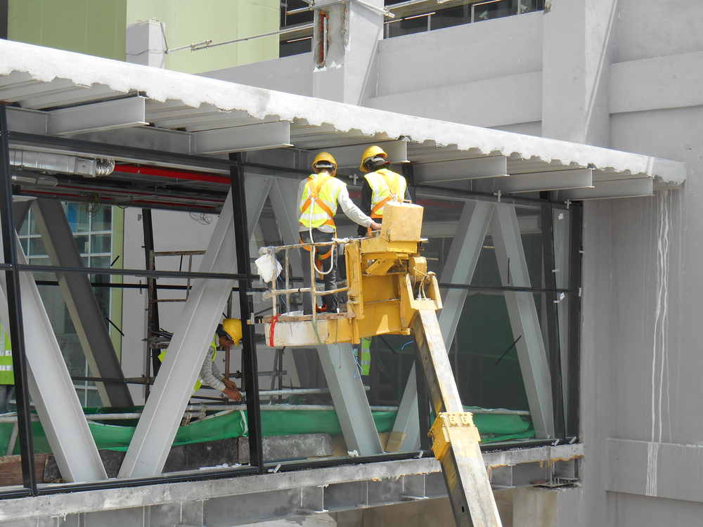 Construction Injury: $652,500 Win for Fall from Lift Basket